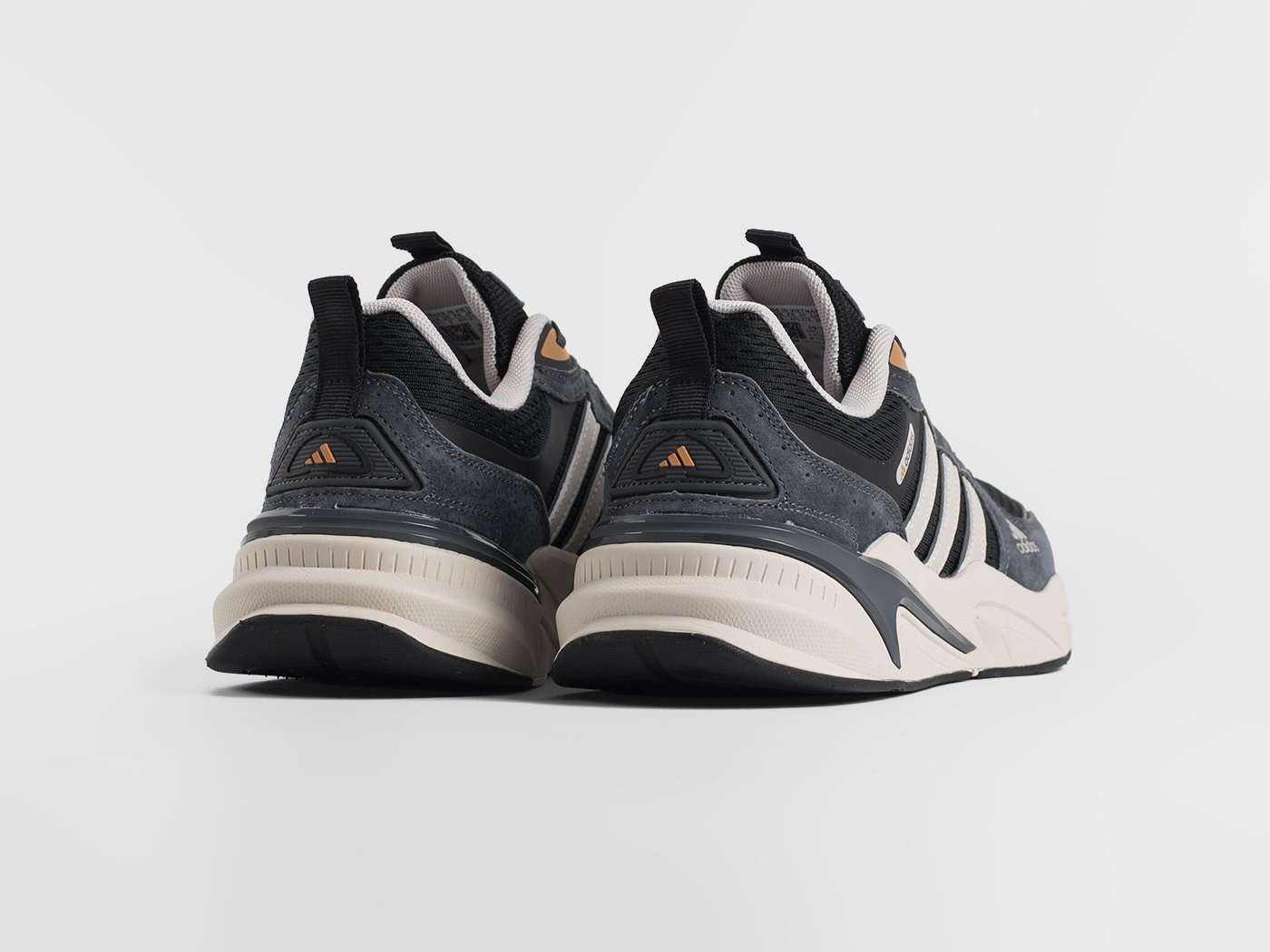 Кроссовки Adidas