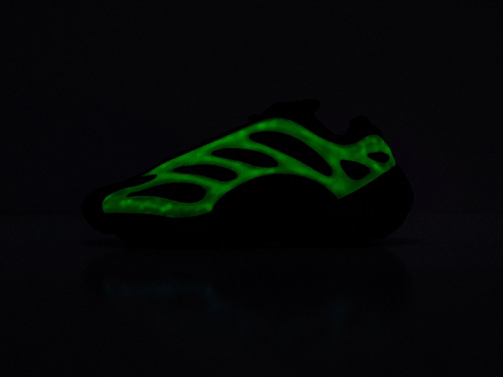 Кроссовки Adidas Yeezy Boost 700 v3