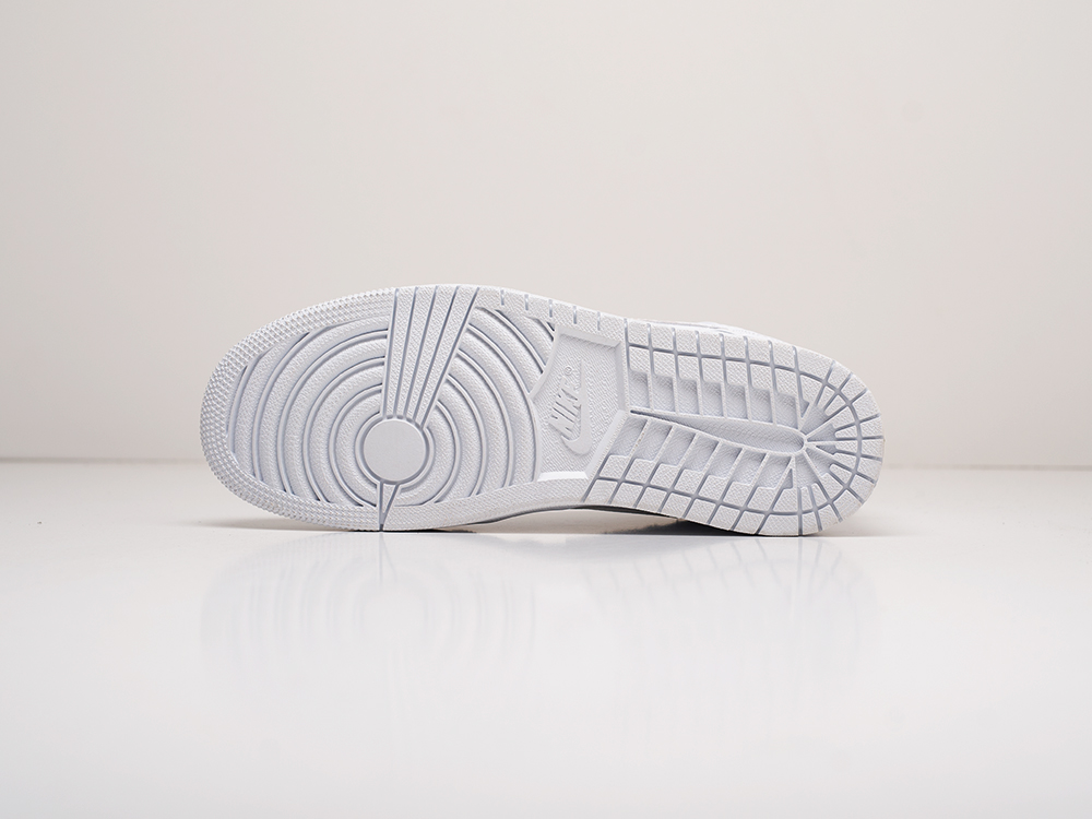 Кроссовки Nike Air Jordan 1 Mid