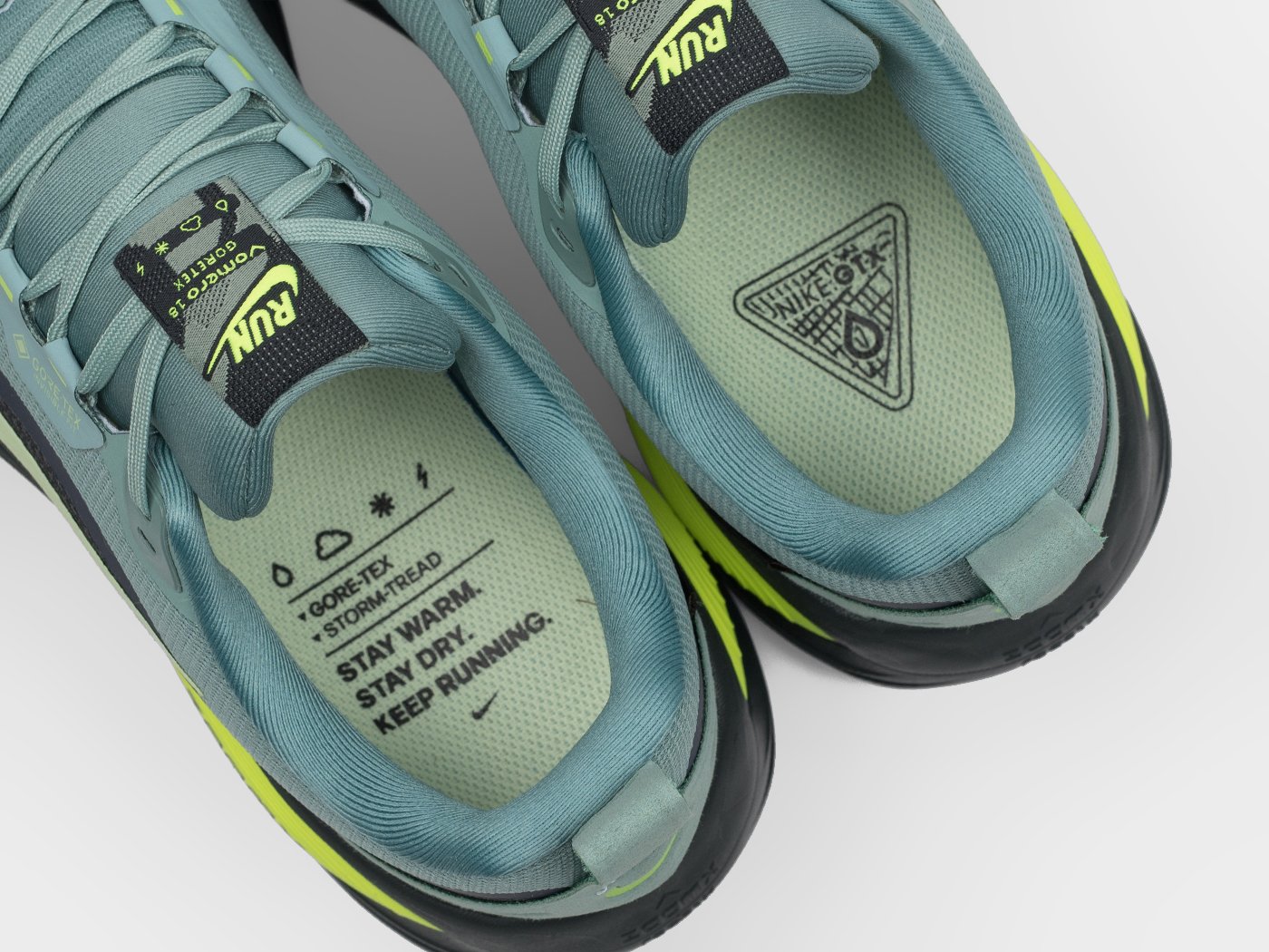 Кроссовки Nike Vomero 18