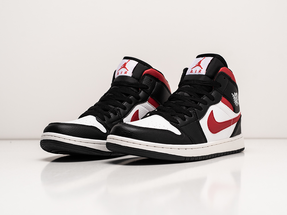 Кроссовки Nike Air Jordan 1 Mid