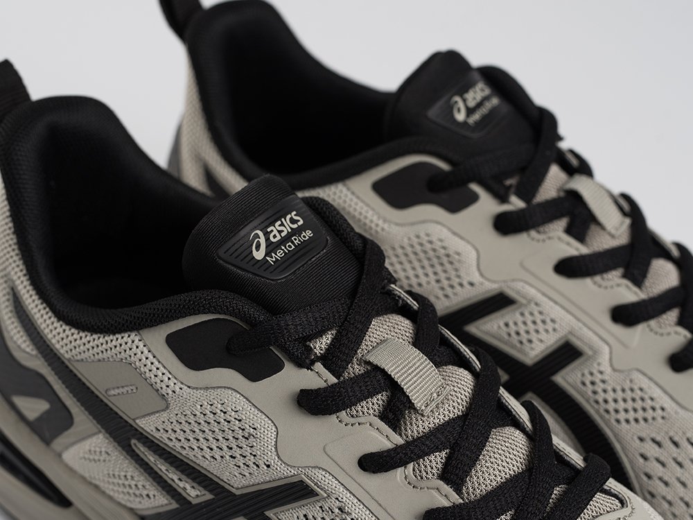 Кроссовки Asics