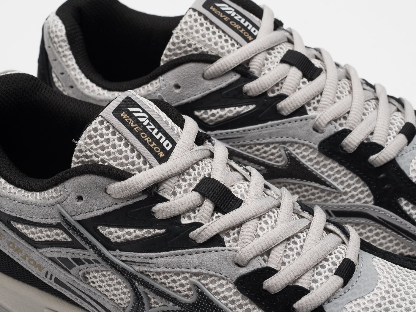 Кроссовки Mizuno Wave Orion