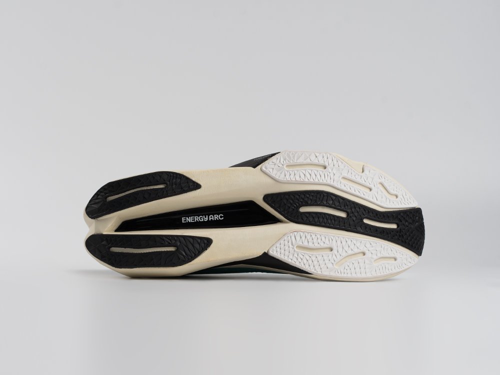 Кроссовки New Balance FuelCell Rebel V4