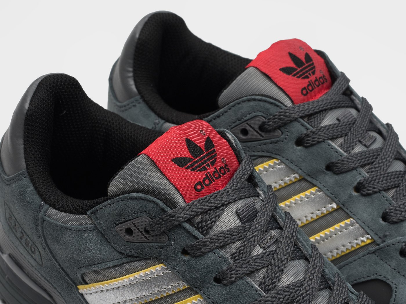 Кроссовки Adidas ZX 750