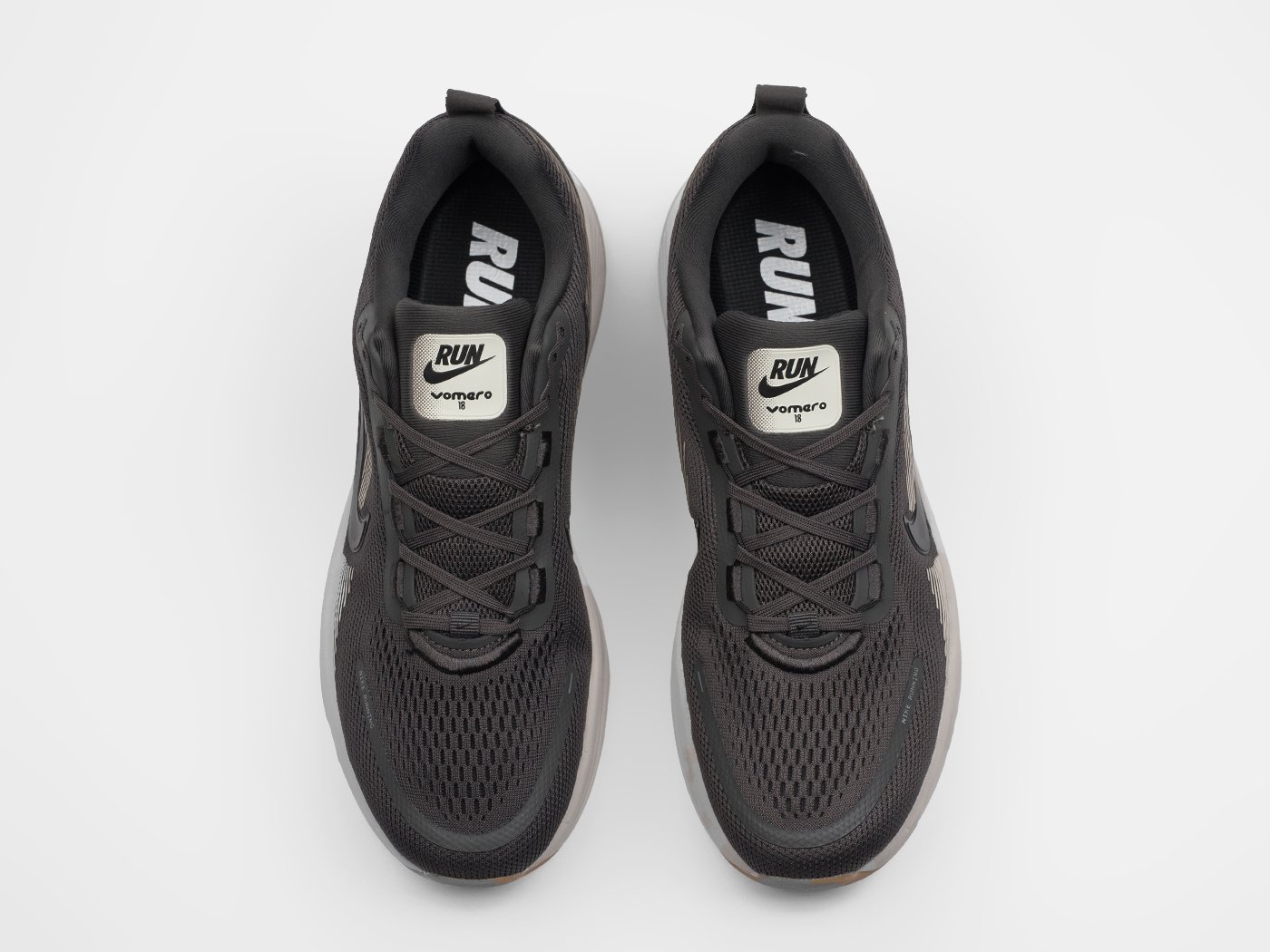 Кроссовки Nike Vomero 18