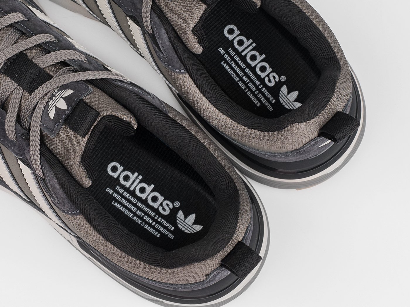 Кроссовки Adidas