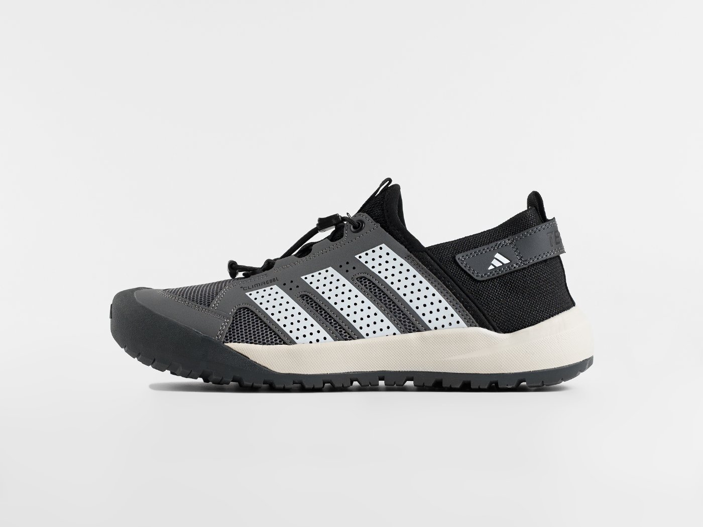 Кроссовки Adidas Daroga 25
