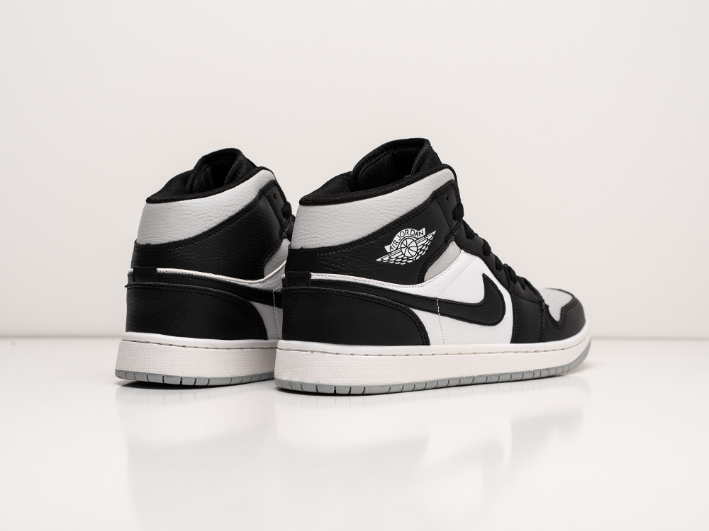 Кроссовки Nike Air Jordan 1 Mid