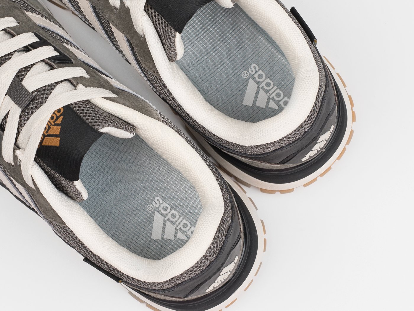 Кроссовки Adidas