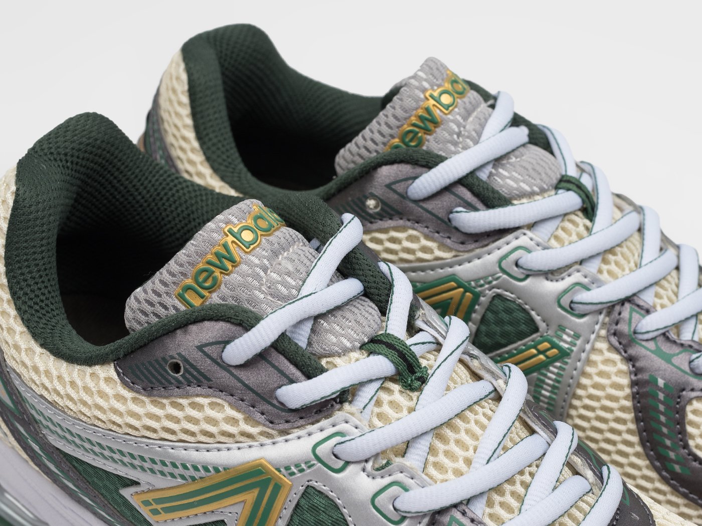 Кроссовки New Balance 860v2